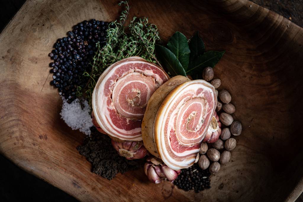 À Table Charcutaria entrega carnes curadas e embutidos em casa
