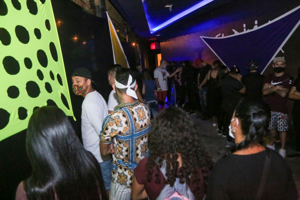 Balada clandestina é interrompida pela polícia na Zona Sul de SP