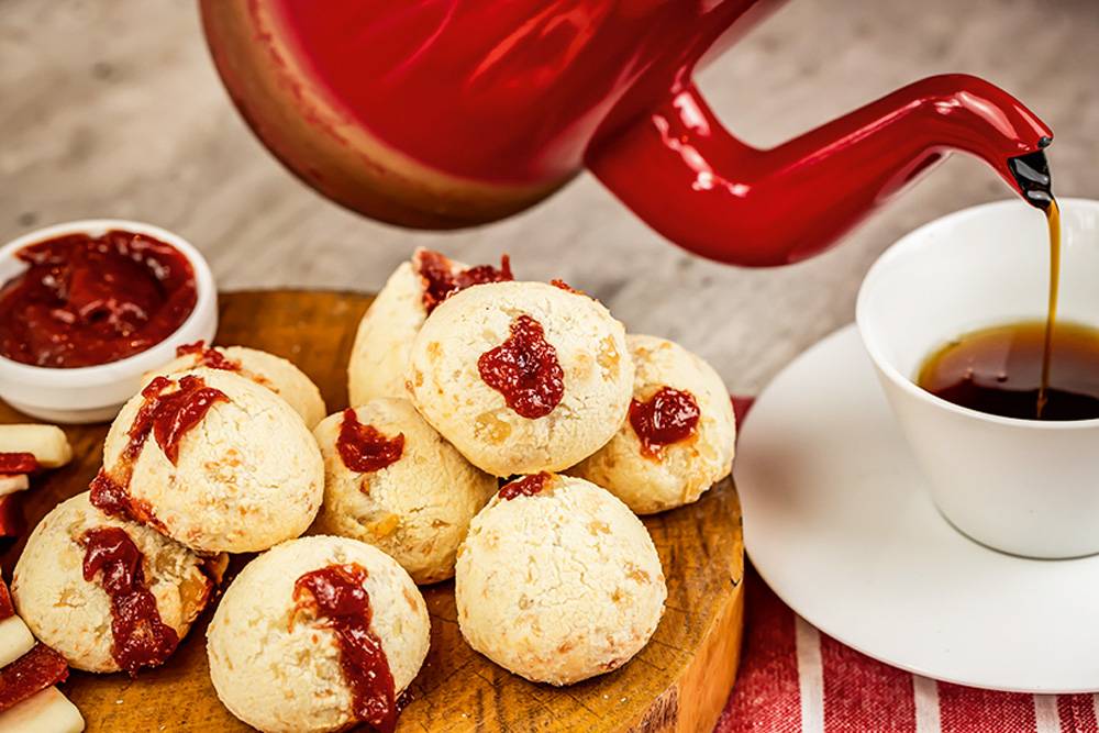 Formaggio Mineiro vende pão de queijo recheado de goiabada