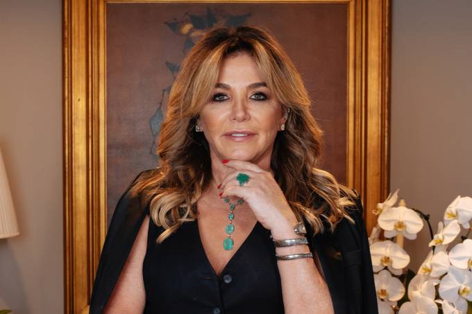 Joalheira faz sucesso com público gay e famosos como Sabrina Sato e Ivete Sangalo