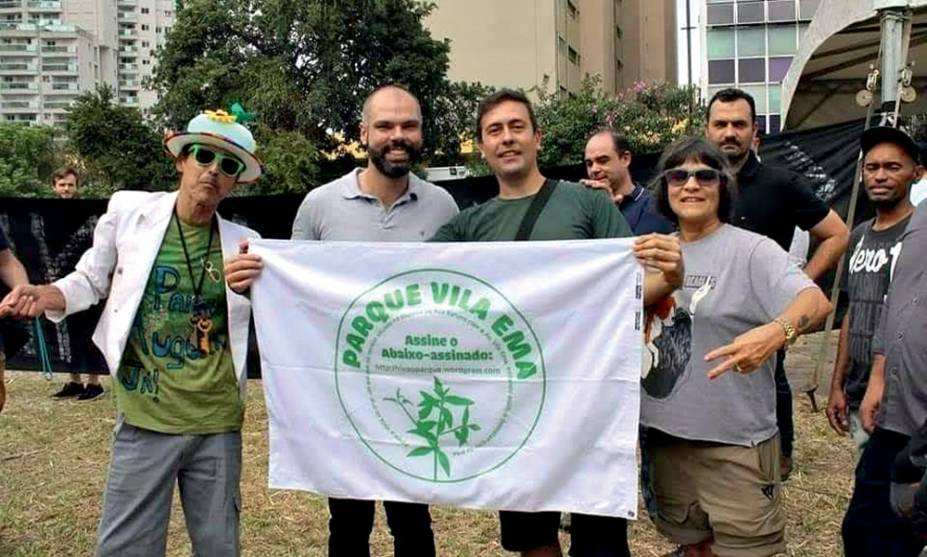 Bruno Covas em terreno na Vila Ema: “filho” do Parque Augusta