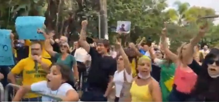 Manifestação fase vermelha