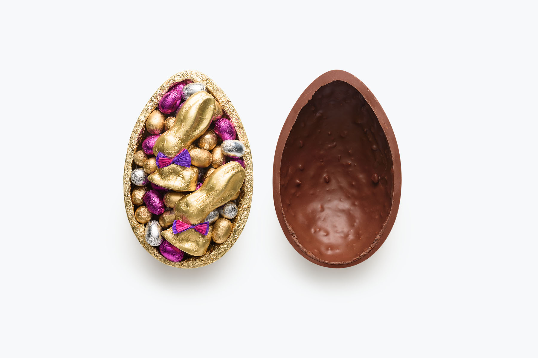 Ovo aberto: croquant da Chocolat du Jour vem com coelhinhos e miniovos na parte interna