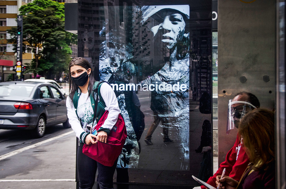 totem-projeto-MAM-Paulista.jpg publicidade do MAM-SP em totem na Avenida Paulista