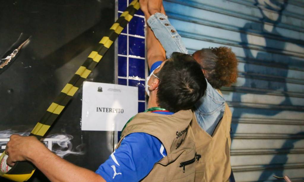 Justiça condena supermercado por aglomeração na pandemia