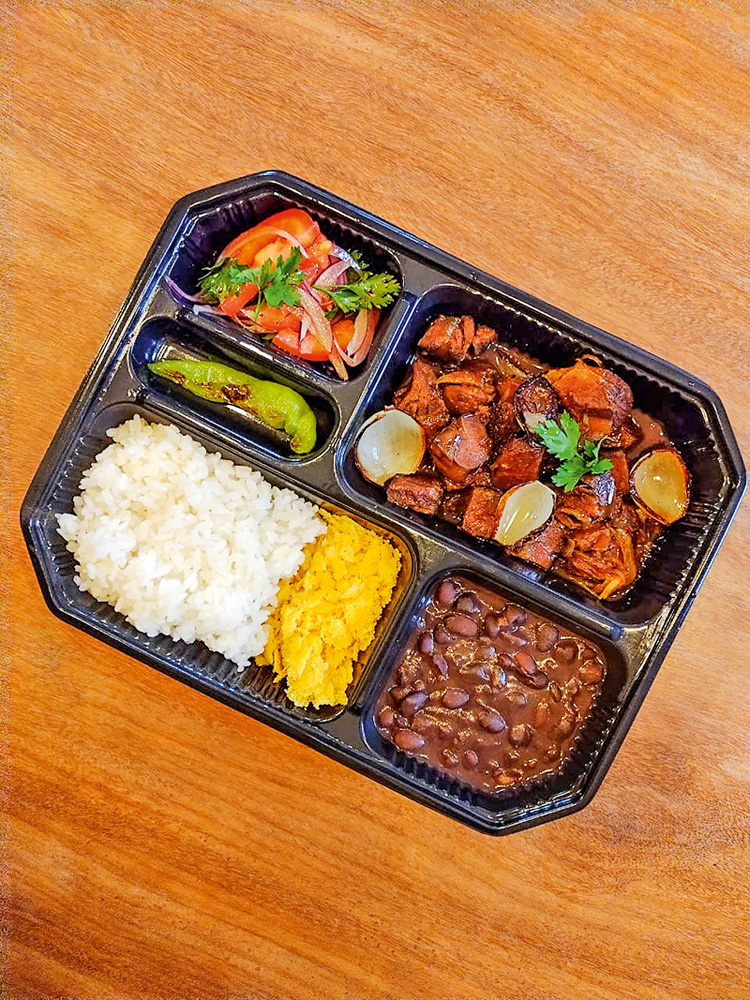 Jiquitaia, brasileiro número 1 de SP, lança marmita por 35 reais