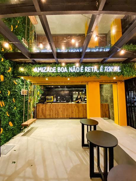 Espaço ainda fechado para o público: entrega e drive-thru Espaço ainda fechado para o público: entrega e drive-thru