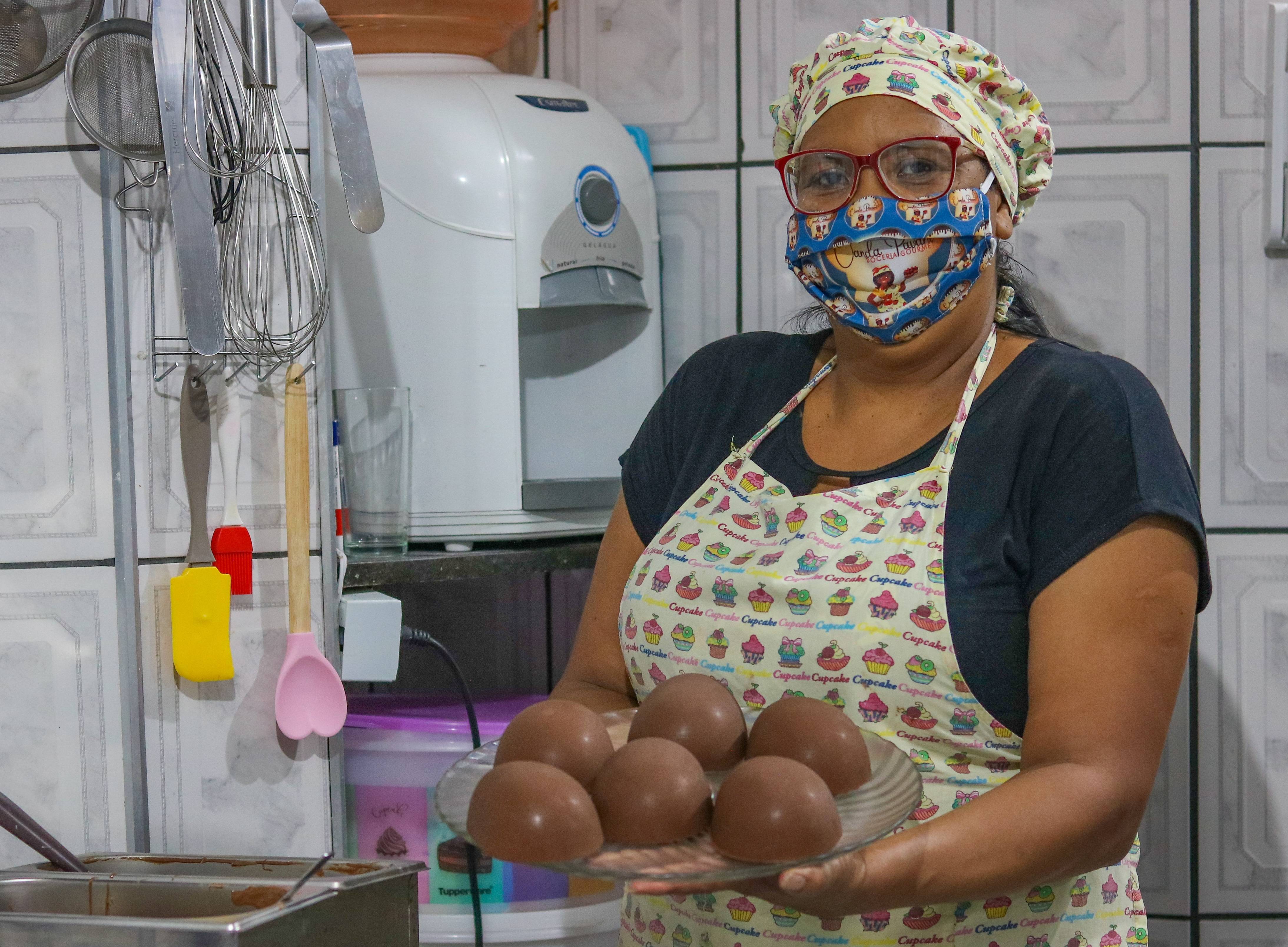 ‘Chocolateiras de Heliópolis’ fazem campanha de doações para a Páscoa