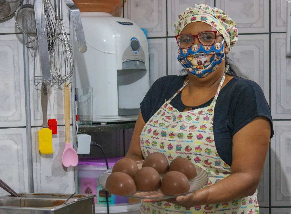 ‘Chocolateiras de Heliópolis’ fazem campanha de doações para a Páscoa
