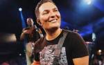 Leandro Lehart, do Art Popula, tocando um cavaquinho: ele será o novo diretor do Centro Cultural São Paulo