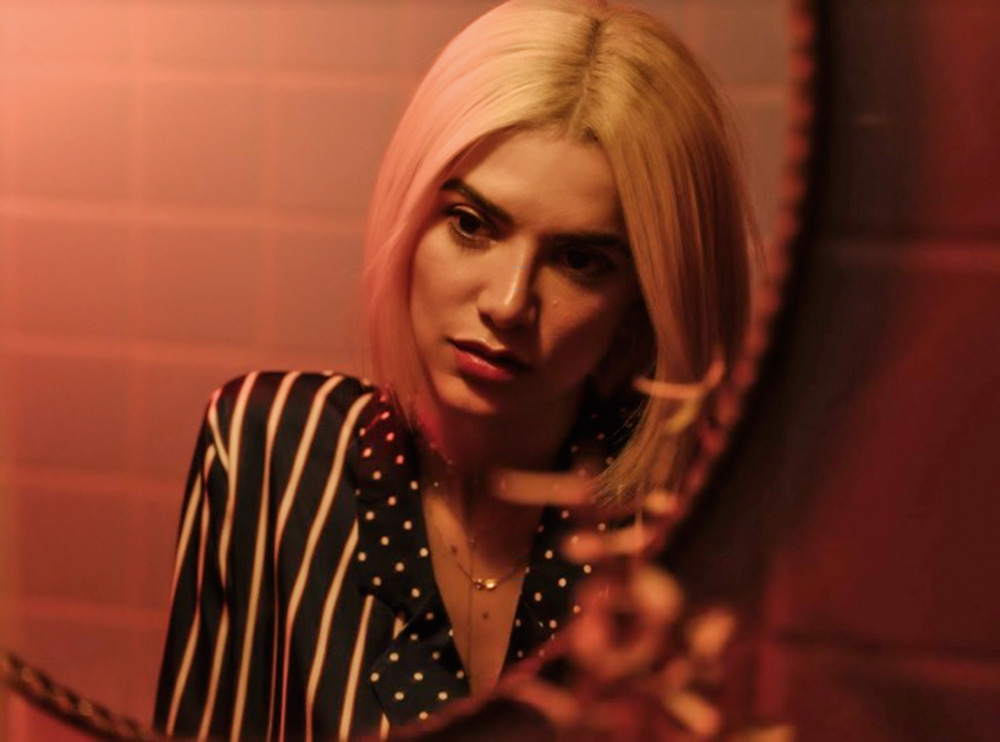 Me Sinto Bem Com Você, com Manu Gavassi, retrata amor em tempos de quarentena