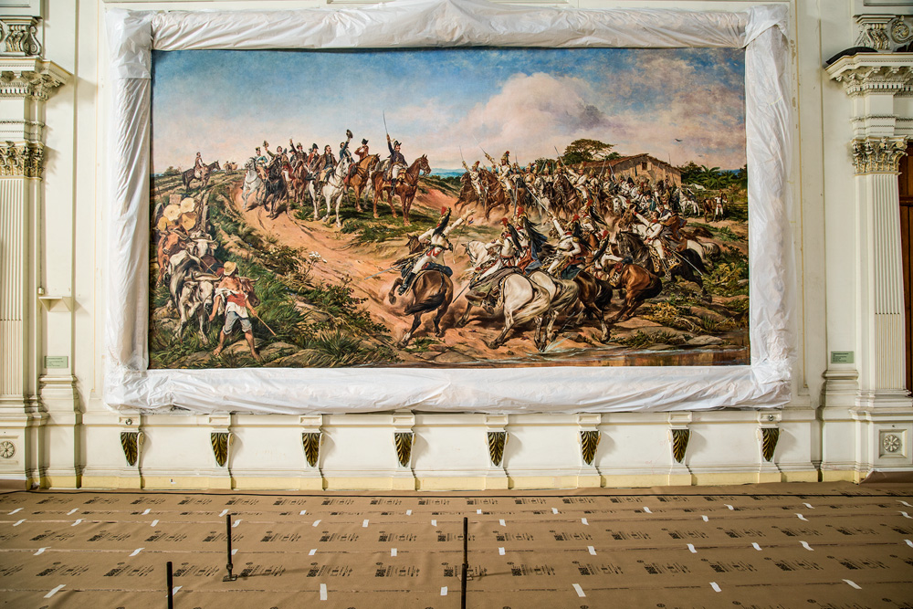 Museu-do-Ipiranga-Quatro-da-Independencia.jpg A imagem mostra o quadro de Pedro Américo após a restauração, na parede do Museu do Ipiranga.