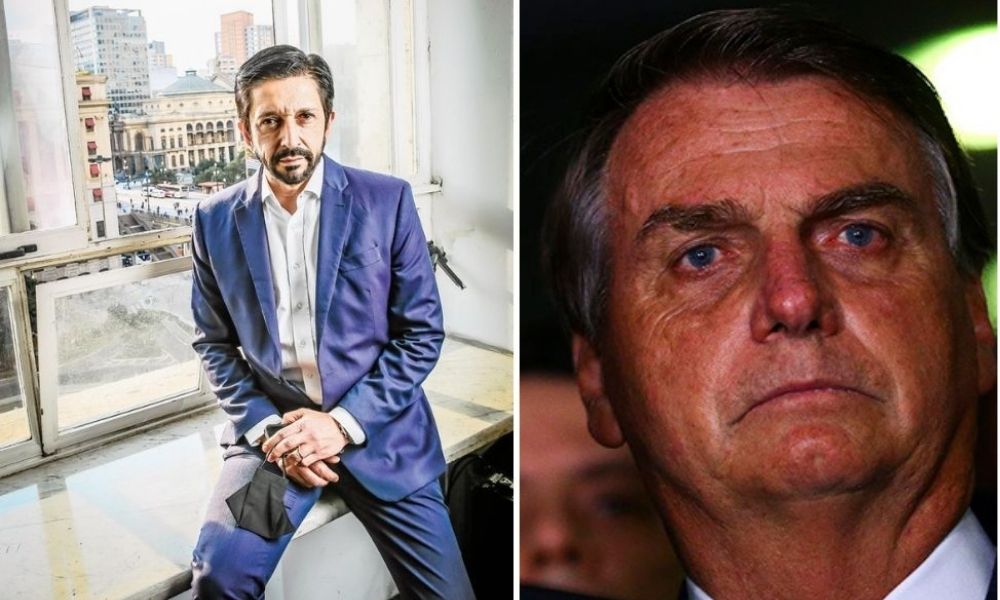 imagem dividida em dois, à esquerda, ricardo nunes posando para a foto sentado em uma janela, à direita, jair bolsonaro com expressão séria