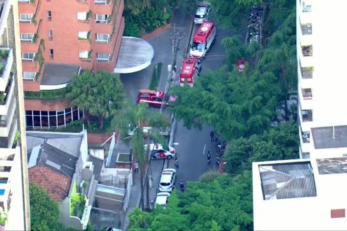 Vizinho que jogou gás de pimenta em pedreiros quer pagar 6 000 reais de indenização