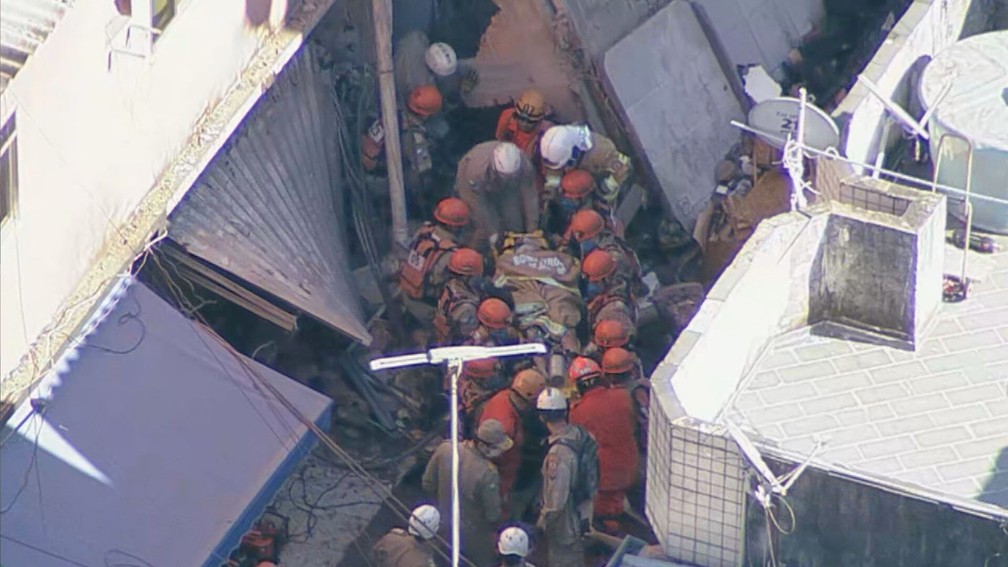 RIO: Prédio de quatro andares desaba e mata criança