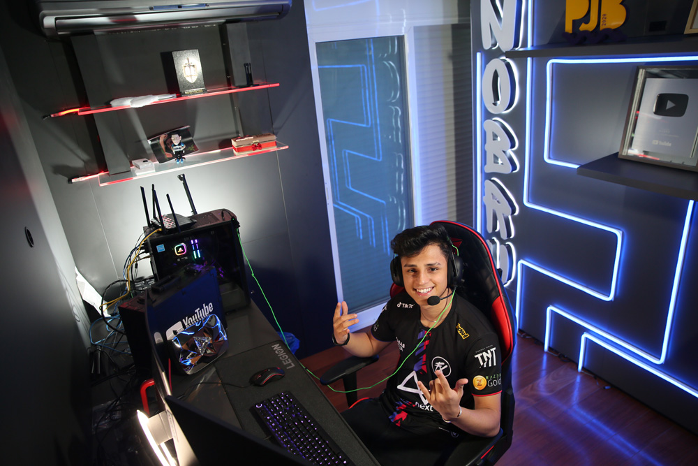 Bruno Nobru, o “Neymar dos games”, fatura 1 milhão de reais por mês com sua própria equipe de Free Fire