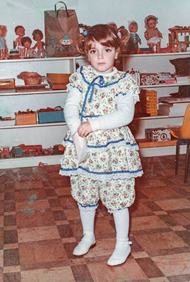 Helena Rizzo Helena Rizzo com quatro anos trajada para festa junina.