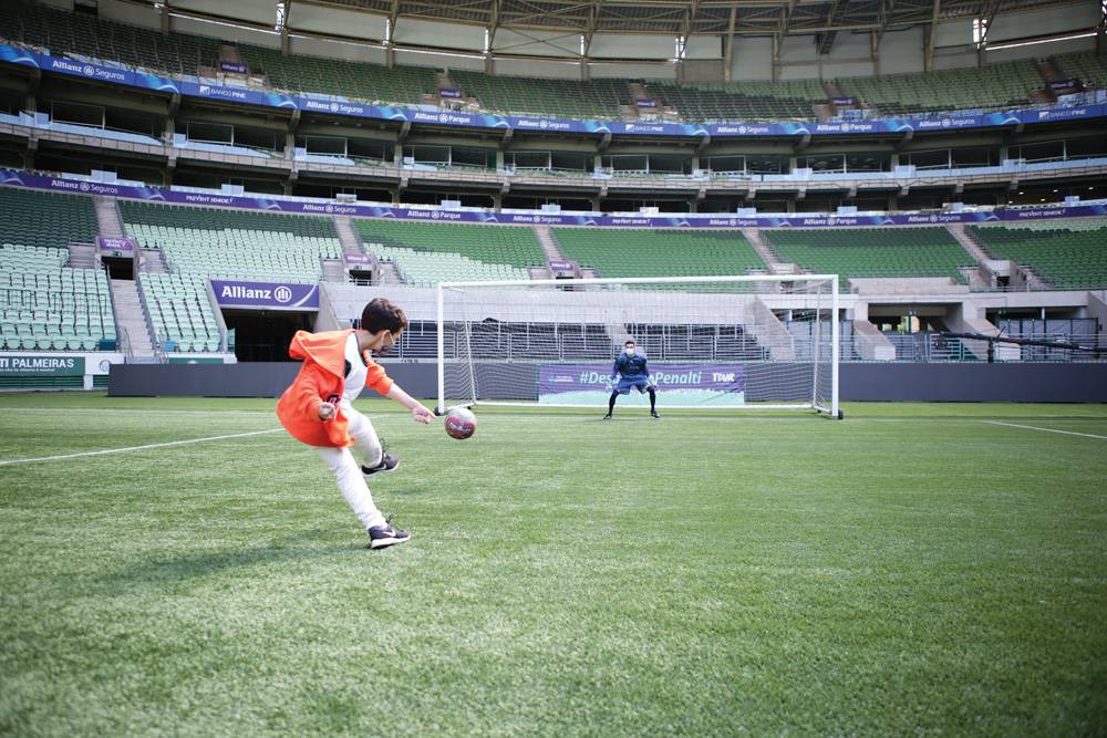 Allianz Parque promove desafio de cobranças de pênaltis para famílias