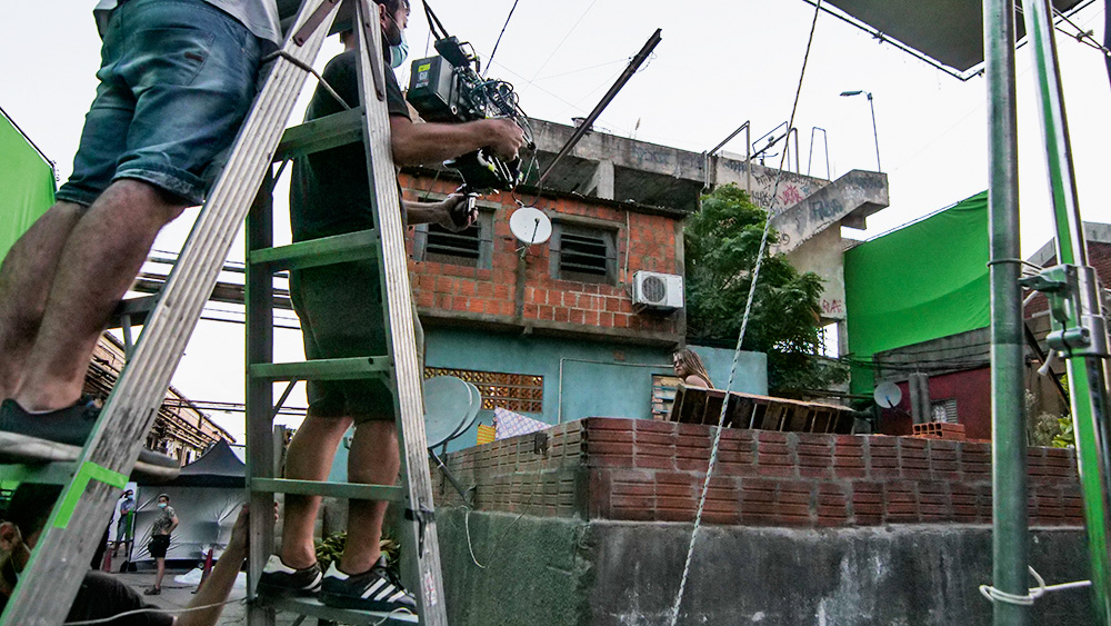 sampa-hermana-filmagens-séries-uruguai-paraisópolis-falsa casas humildes de favela para imitar paraisópolis