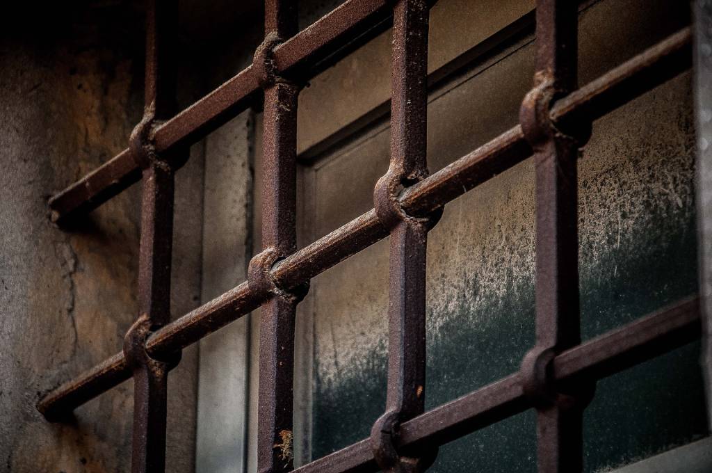 Defensoria de SP entra com ação para garantir vacinação de presos