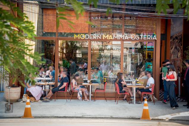Fachada do Moma - Modern Mamma Osteria: filial concorrida em Pinheiros Fachada do Moma - Modern Mamma Osteria: filial concorrida em Pinheiros