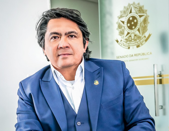 Alexandre Giordano, ex-camelô que assumiu vaga no Senado no lugar  de Major Olimpio, diz que não é lobista e anuncia mudança de partido