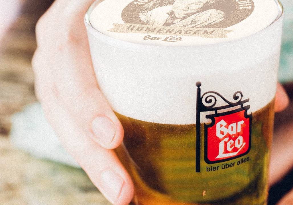 Chope com colarinho decorado com impressão na espuma