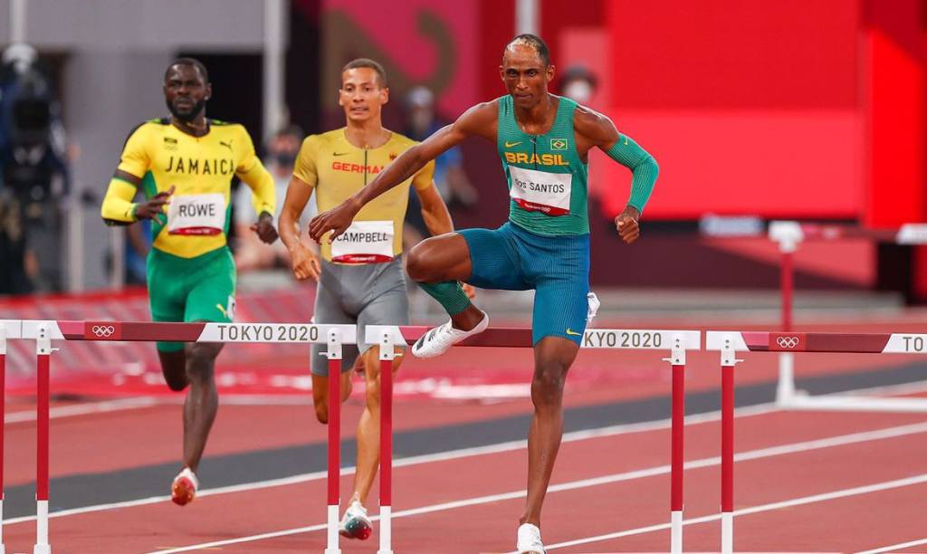 Alison dos Santos se classifica para final dos 400m com barreiras em Tóquio