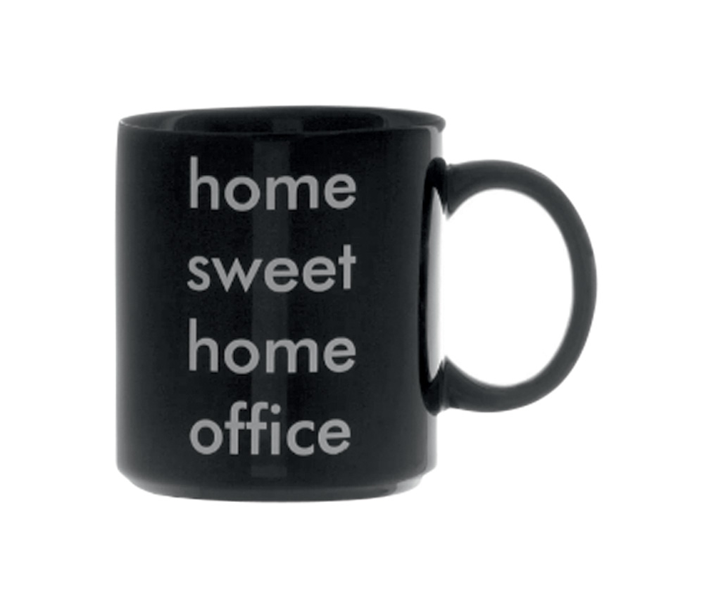 caneca home office.png Uma caneca de cerâmica preta com o escrito