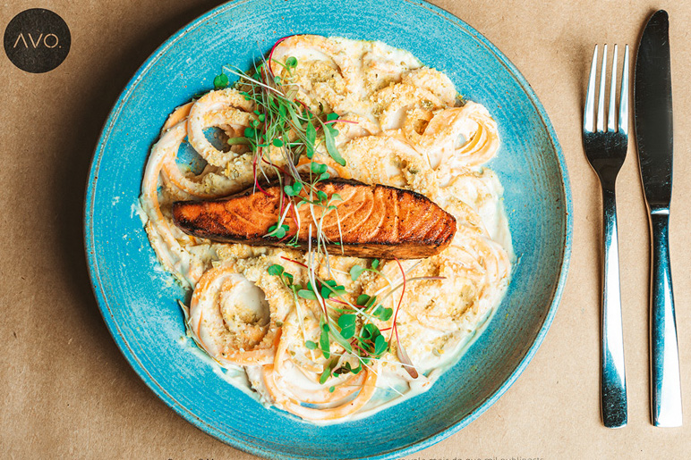 "Macarrão" de abóbora com salmão: refeição mais parruda "Macarrão" de abóbora com salmão: refeição mais parruda