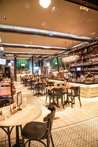 Ambiente espaçoso: endereço da Vila Madalena unifica o Genial e o Açougue Central Ambiente espaçoso: endereço da Vila Madalena unifica o Genial e o Açougue Central