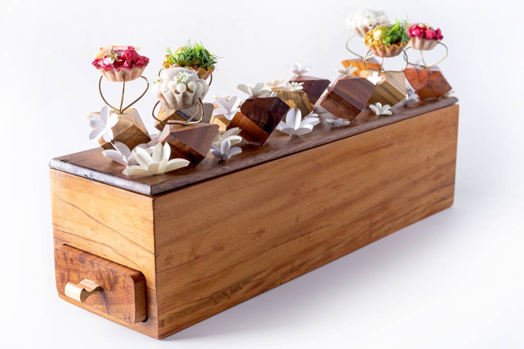 Cada vez mais autoral, o premiado Evvai lança menu de aniversário