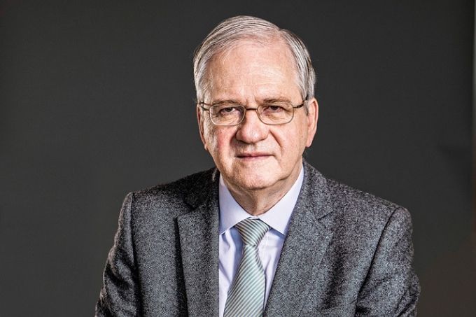 “Questionam se não é melhor diminuir o valor da bolsa e dar a mais gente”, diz presidente da Fapesp