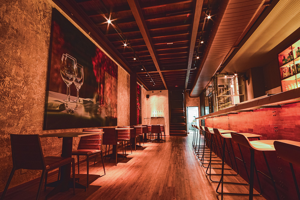 Dividido em andares, Levels tem bar de tapas, sushi e sanduíches