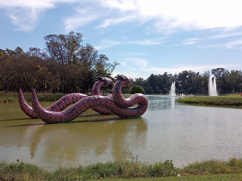 Lago do Parque Ibirapuera ganha esculturas infláveis gigantes