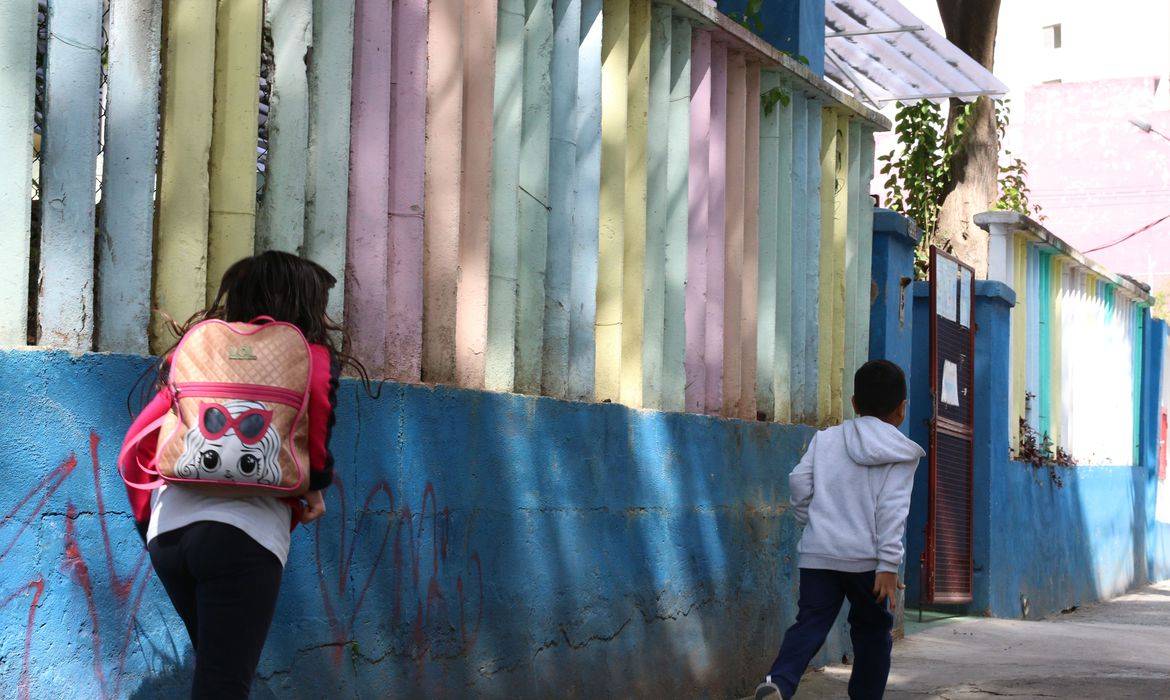 Creches de SP passam a atender 100% das crianças presencialmente
