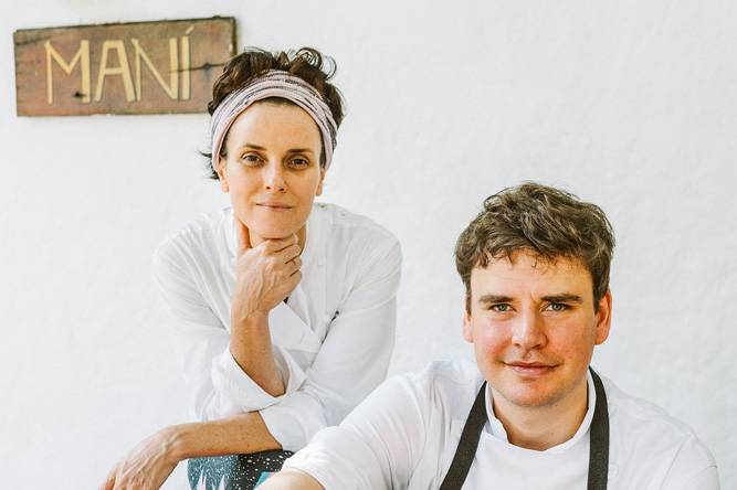 Helena Rizzo faz pratos do menu comemorativo de um ano do mexicano Metzi