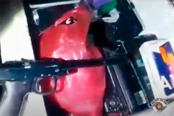Homem roubava celulares e escondia em galerias de esgoto
