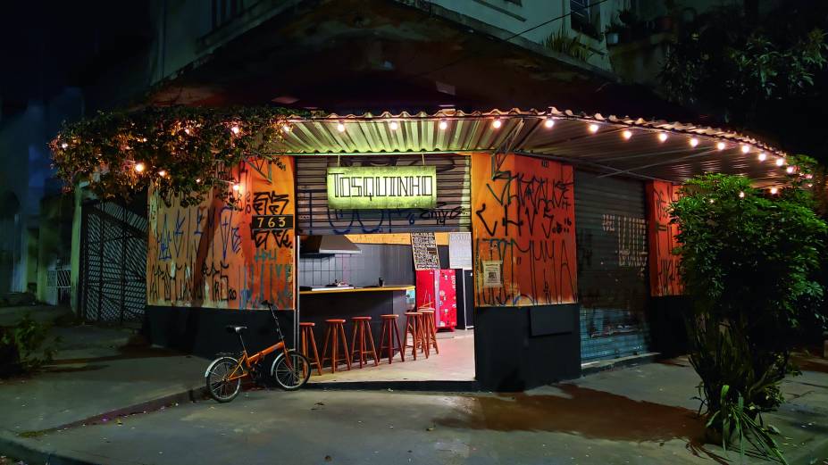 Imóvel de esquina: lanchonete em clima de boteco Imóvel de esquina: lanchonete em clima de boteco