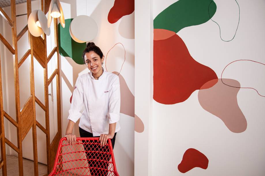 Rafaella Aguiar: confeiteira cearense cuida da seção de sobremesas Rafaella Aguiar: confeiteira cearense cuida da seção de sobremesas