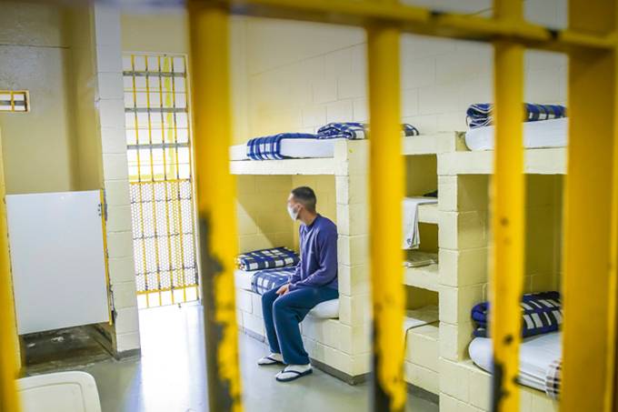 Fundação Casa vê rotina mudar após número de internos cair à metade