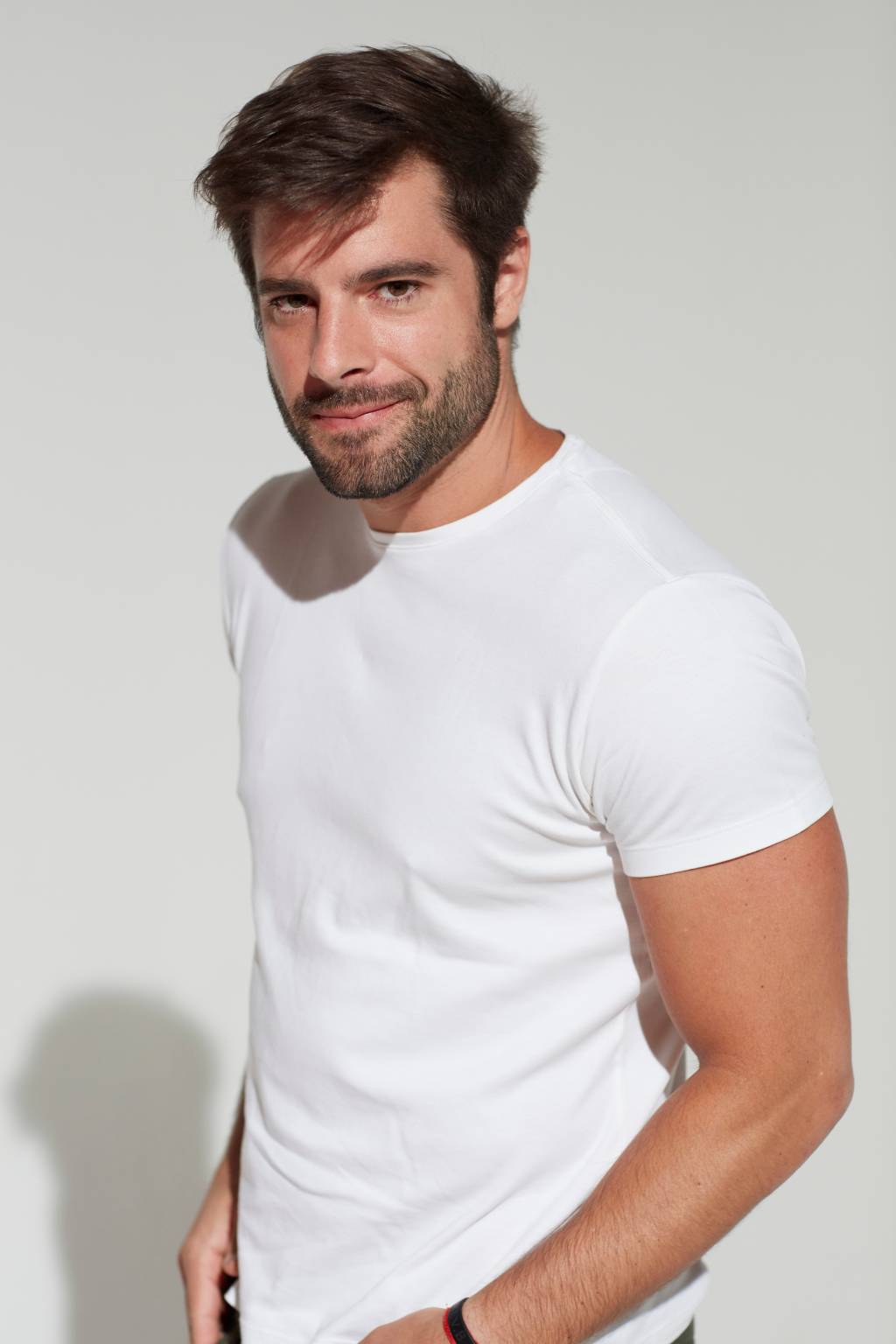 Nova versão de Dogville terá Mel Lisboa e Alexia Dechamps no elenco