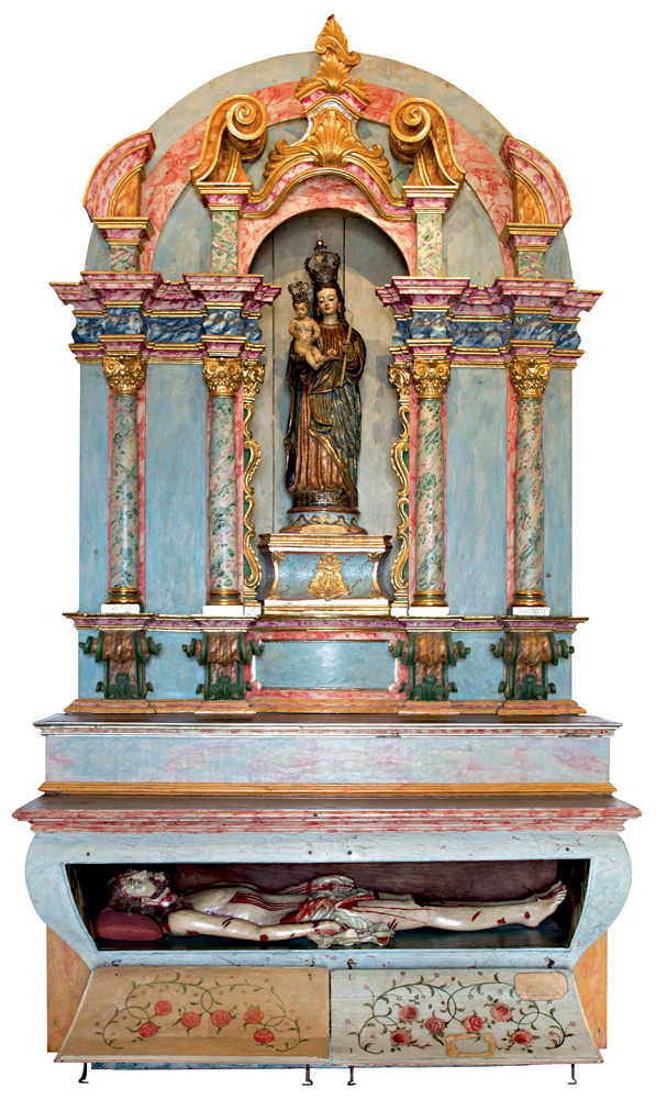 Nossa-Senhora-da-Luz-livro-história-mosteiro-museu-da-arte-sacra-fotos-inéditas-ordem-de-freiras-reclusas Retábulo da Nossa Senhora da Luz, com imagem da santa