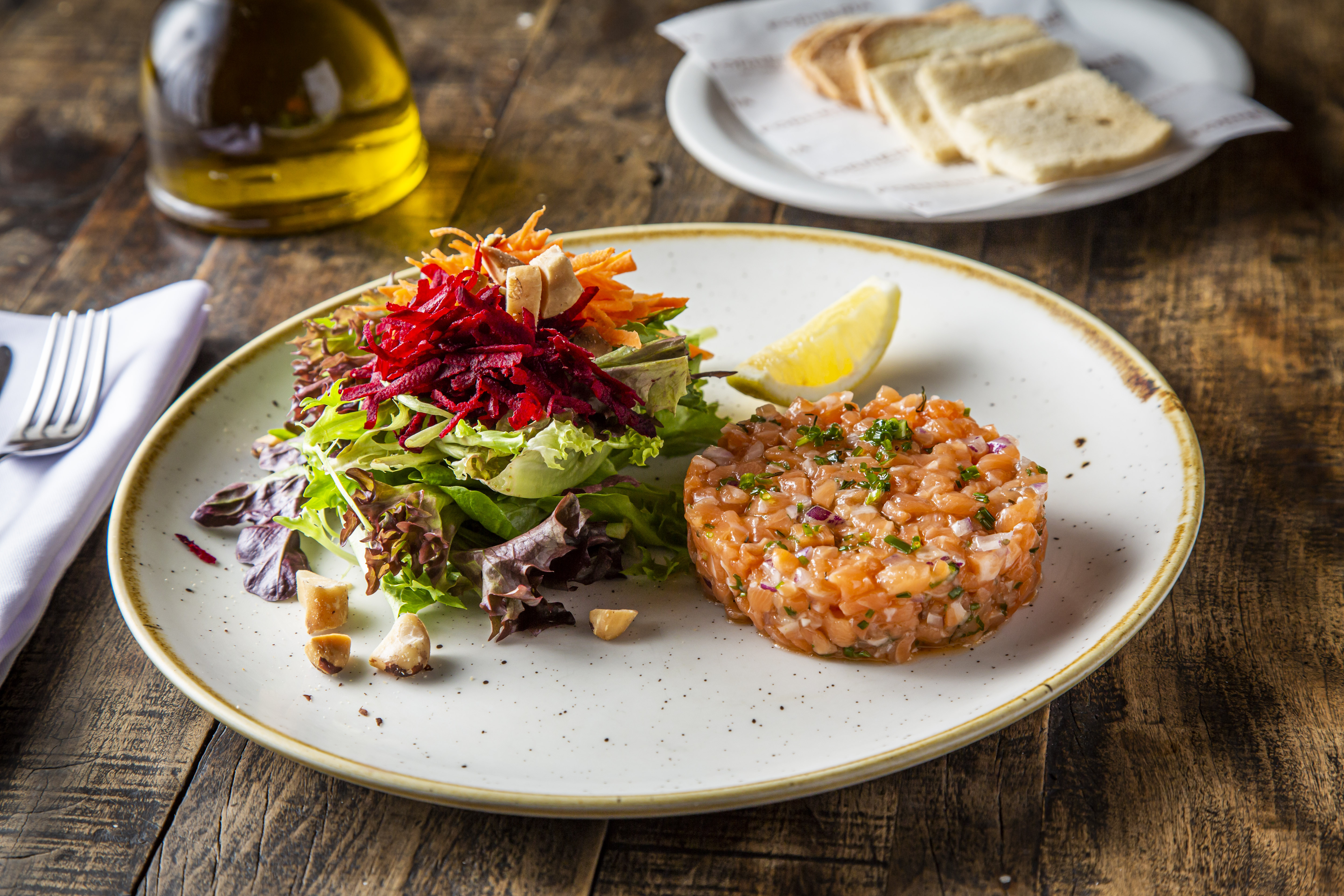 Forneria San Paolo: o tartare de salm&atilde;o &eacute; uma das op&ccedil;&otilde;es da refei&ccedil;&atilde;o italiana