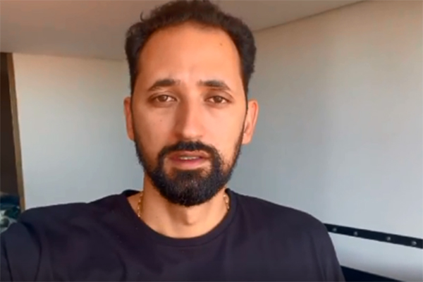 Imagem mostra Maurício em vídeo selfie