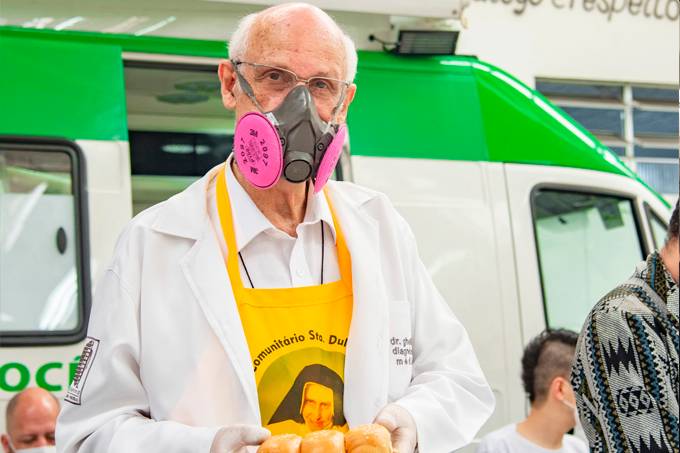 Comer & Beber 2021: Padre Júlio Lancellotti leva o título de causa social