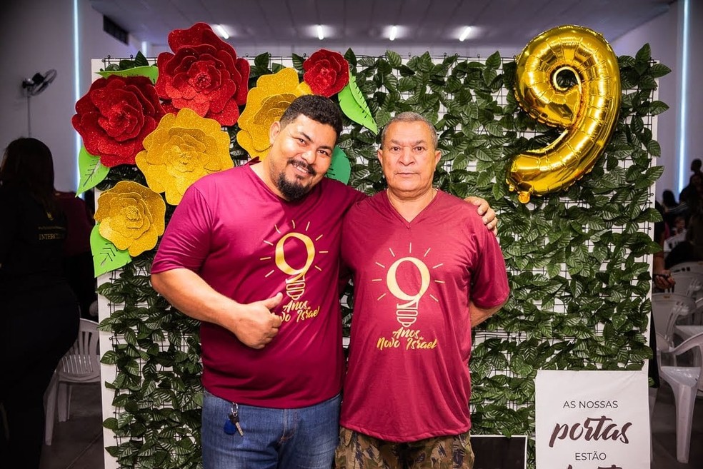 Líder de igreja passa mal e morre; ao saber da notícia, pai também falece