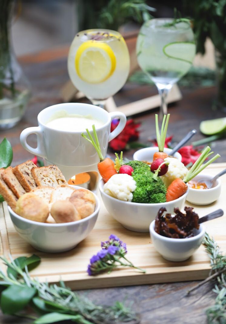 Purana Co.: a t&aacute;bua vegana de happy hour com quitutes, sucos e doces sai por R$ 254,00 (para dois)