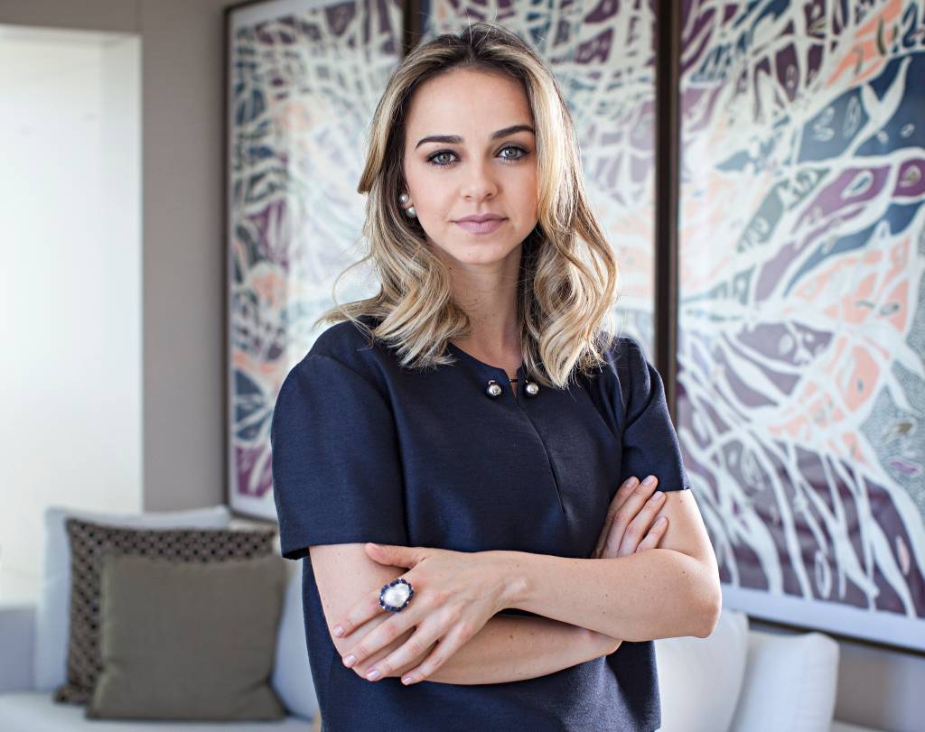 Designer dos famosos decora casa de campo com 2 mil metros quadrados