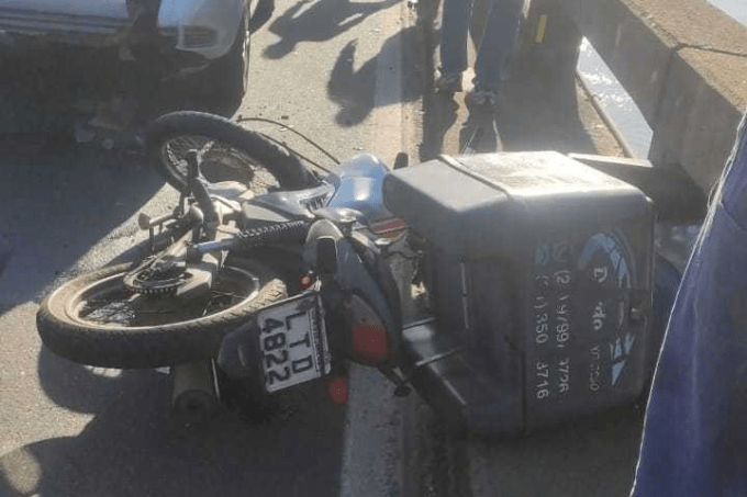Motociclista morre ao cair da Ponte Rio-Niterói após choque com carro